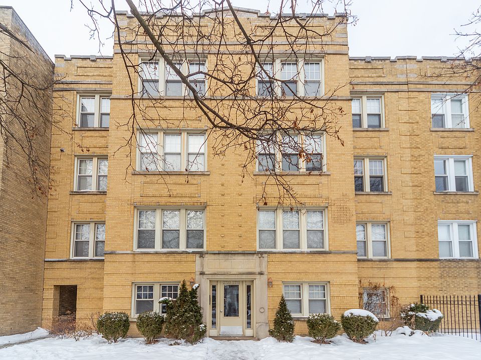 1st image of 2720 W Lunt Ave APT 1W