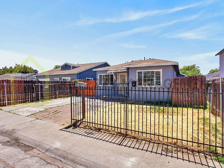 7720 35th Ave — Photo 3