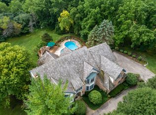 2 Loch Ln, South Barrington, IL 60010