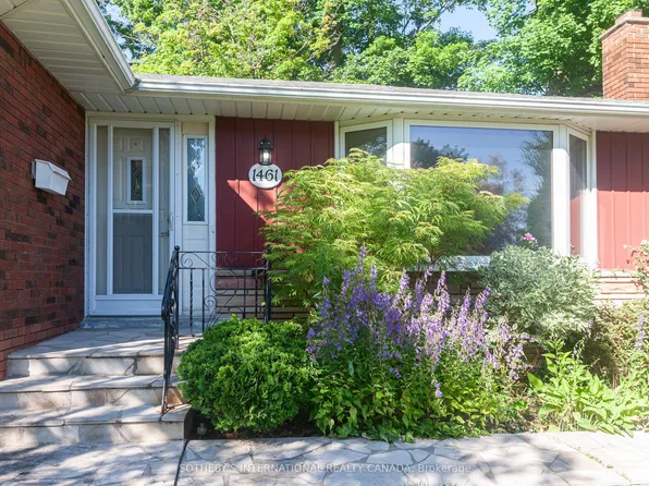 1461 Moss Glen Rd, Burlington, ON L7P 2C2