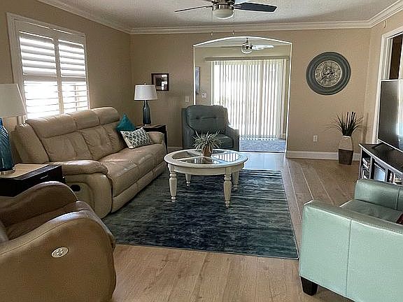 3rd image of 611 Dominguez Dr