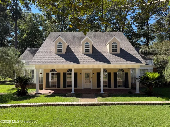 121 Woodhaven Dr, Natchez, MS 39120