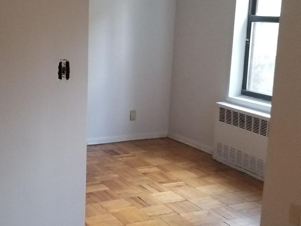1st image of 271 Crescent Pl APT 2A