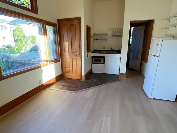 5th image of 511 Keokuk St #B