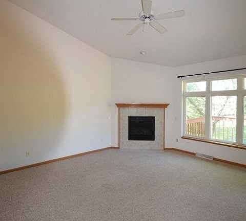 3rd image of 2991 Arapaho Dr