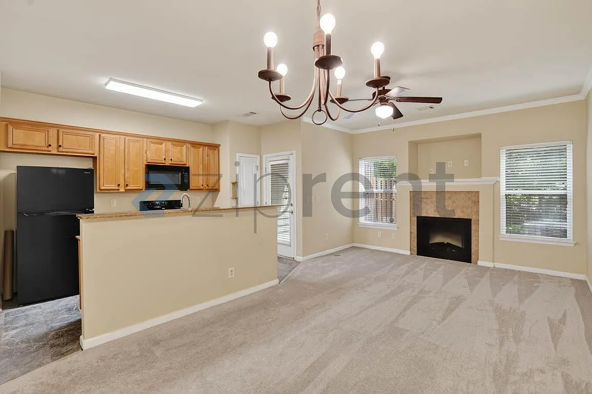 2 bed, 2.5 bath, 1472 sqft, $1,995 — Photo 4