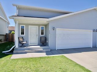 725 13 1/2 Ave E, West Fargo, ND