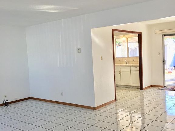 5th image of 2081 Interbay Dr