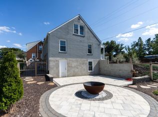 1215 W 12th St, Waynesboro, VA 22980