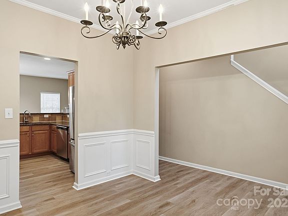 5th image of 10012 Barrands Ln
