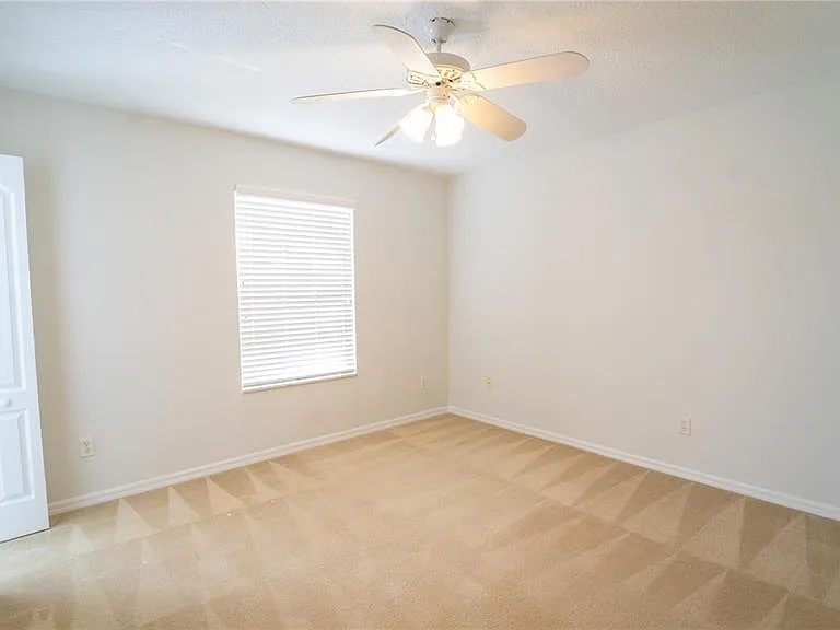 2264 Hillshire Dr — Photo 15