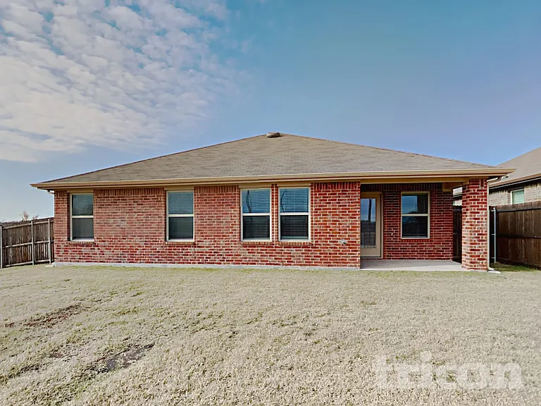 916 Roland Dr — Photo 16