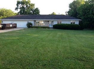 7420 Macon Dr, Cedar Rapids, IA 52411