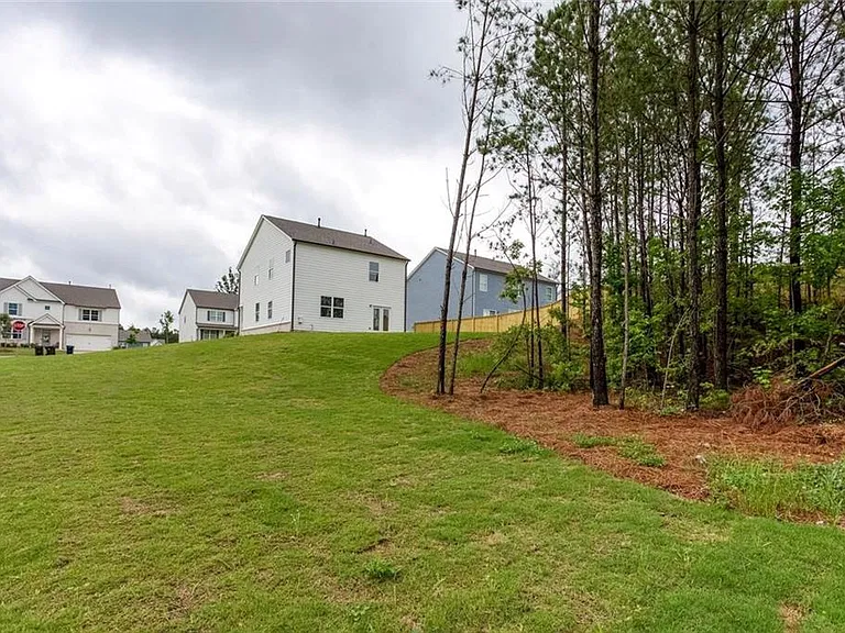 131 Landsdowne Way — Photo 40