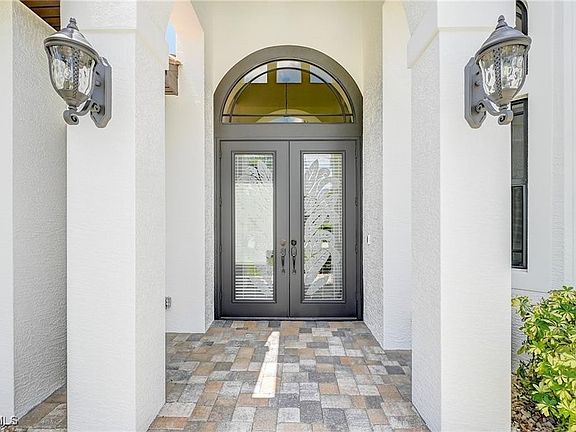 4th image of 5240 SW 20th Ave