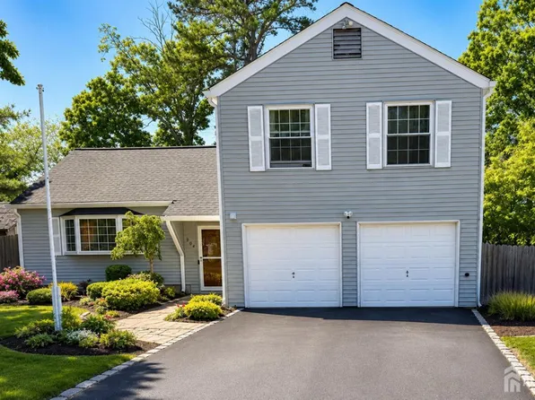 904 Nantucket Ct, Toms River, NJ 08753