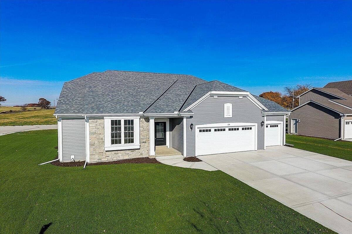 210 Windridge COURT, Slinger, WI 53086 | Zillow