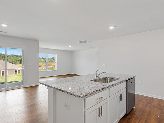 5th image of 909 Kerwood St #164