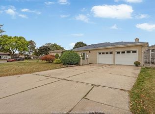 10615 Keating Cres, Windsor, ON N8R1T6