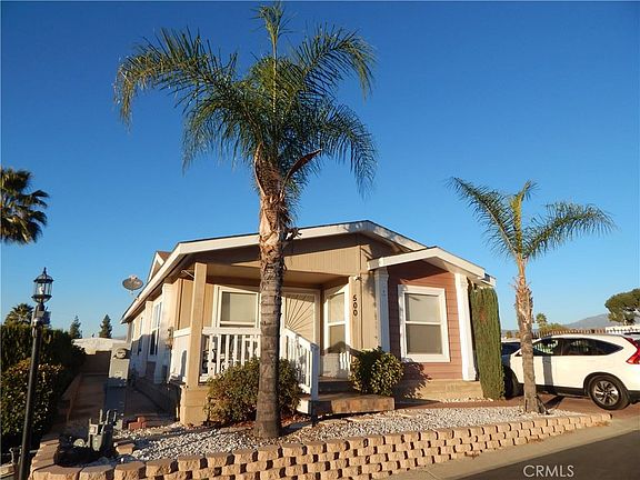2nd image of 500 Bahama Dr