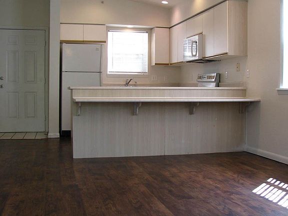 5th image of 400 E Rockford Dr APT 301