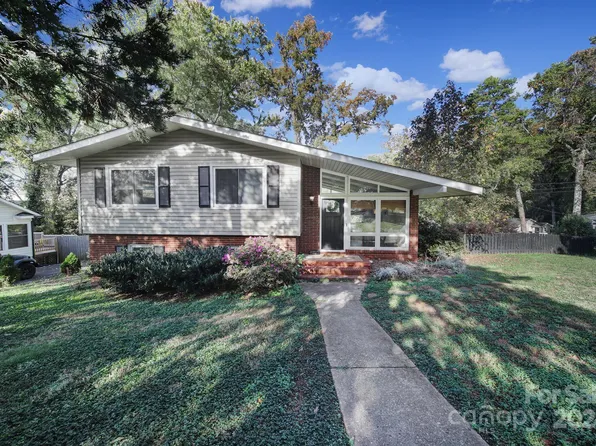 6416 Candlewood Dr, Charlotte, NC 28210