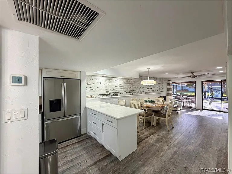 65 Beach Ln #A — Photo 10