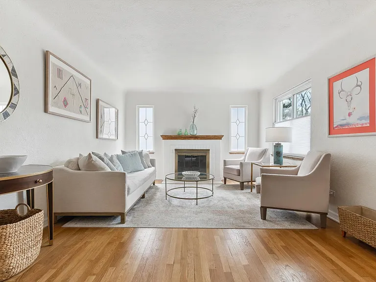 1220 Magnolia St — Photo 3