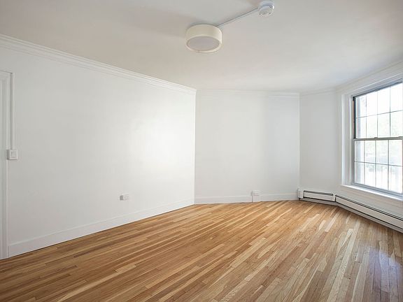 4th image of 1284 Beacon St #3964115