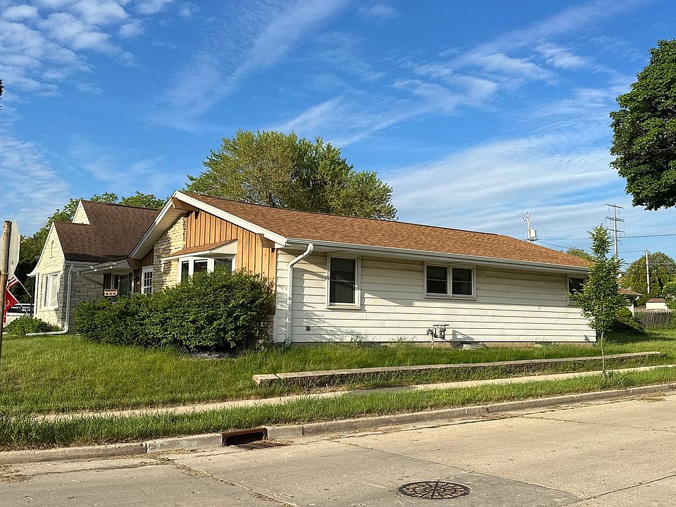 2nd image of 1115 S 97th St