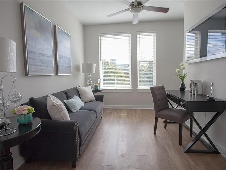 1900 Barton Springs Rd #4043 — Photo 2