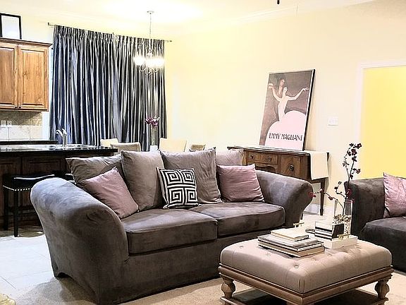 Living Room & Breakfast Area