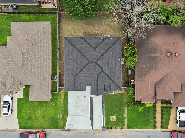 907 S Diplomat Dr — Photo 20