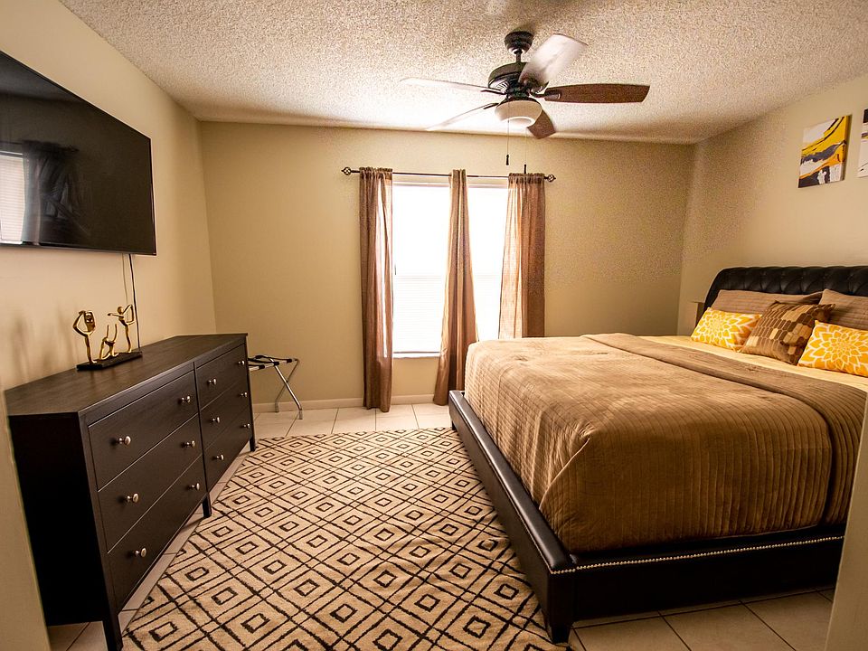 The Master, a king size bed awaits you!