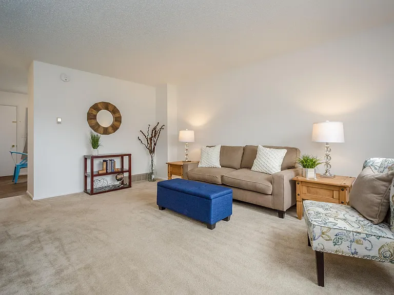 1802 Calvin Ct — Photo 3