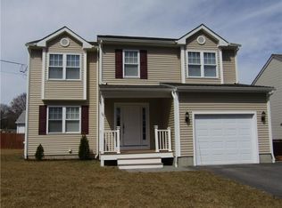 12 Circuit Dr, Cumberland, RI 02864