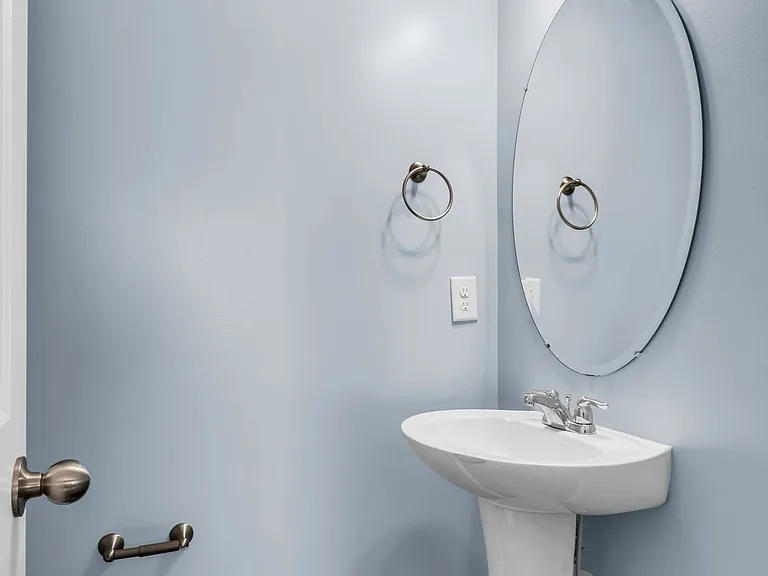 2031 Hemlock Dr #1 — Photo 15