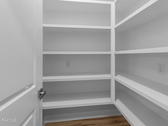 4th image of 728 Kilchrist Rd