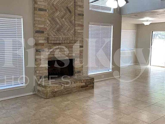 3rd image of 2322 Piddler Dr