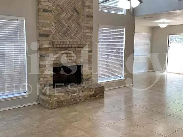 2322 Piddler Dr — Photo 3