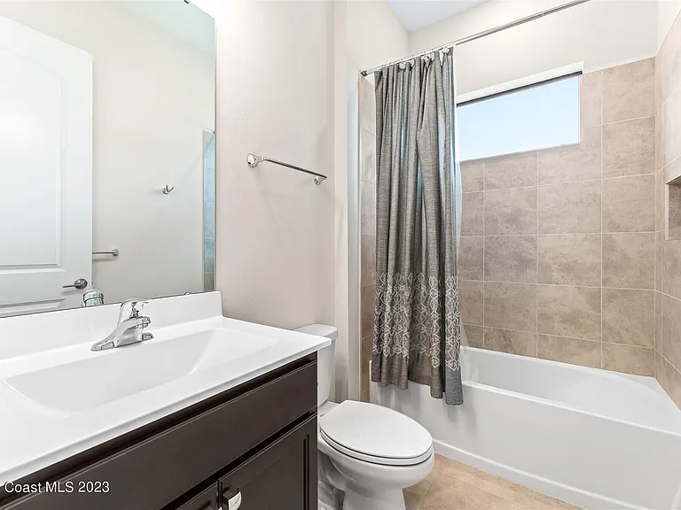 2323 Great Belt Cir — Photo 25