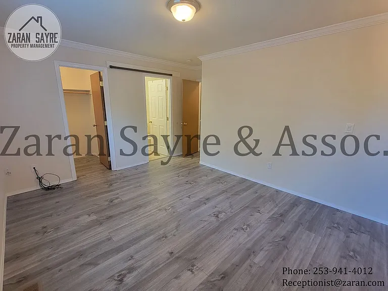 1105 E 53rd St — Photo 8