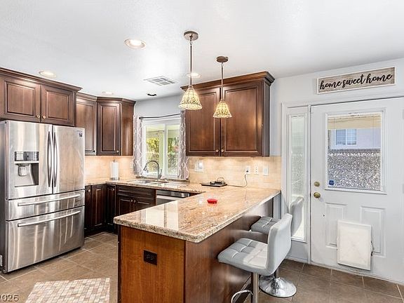 3rd image of 5300 Oakbury Ct