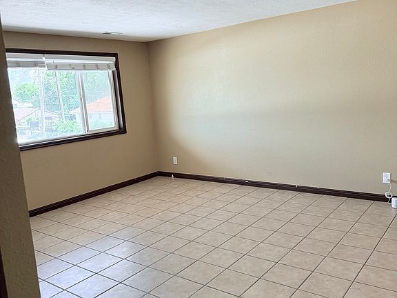 2nd image of 24 E Claybourne Ave APT C