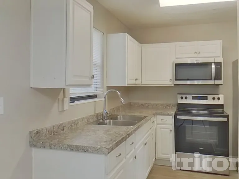2703 Arlex Dr E — Photo 8