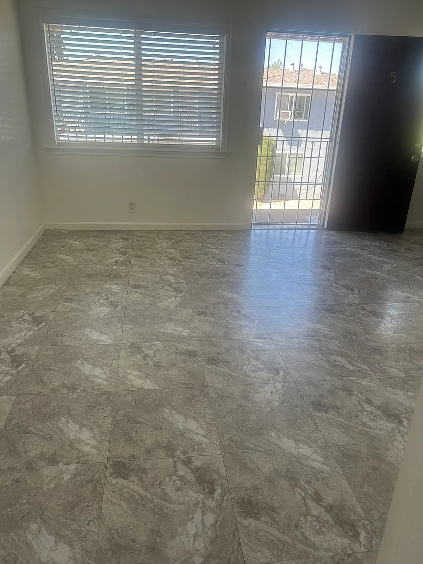 254 Pamela Ave APT 5 photo 1