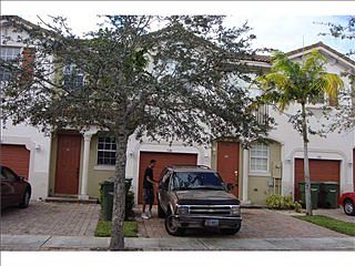 1st image of 526 NE 21st Ave