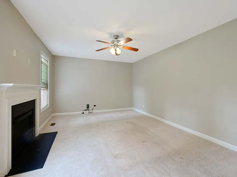 1408 Lindenberg Sq — Photo 9
