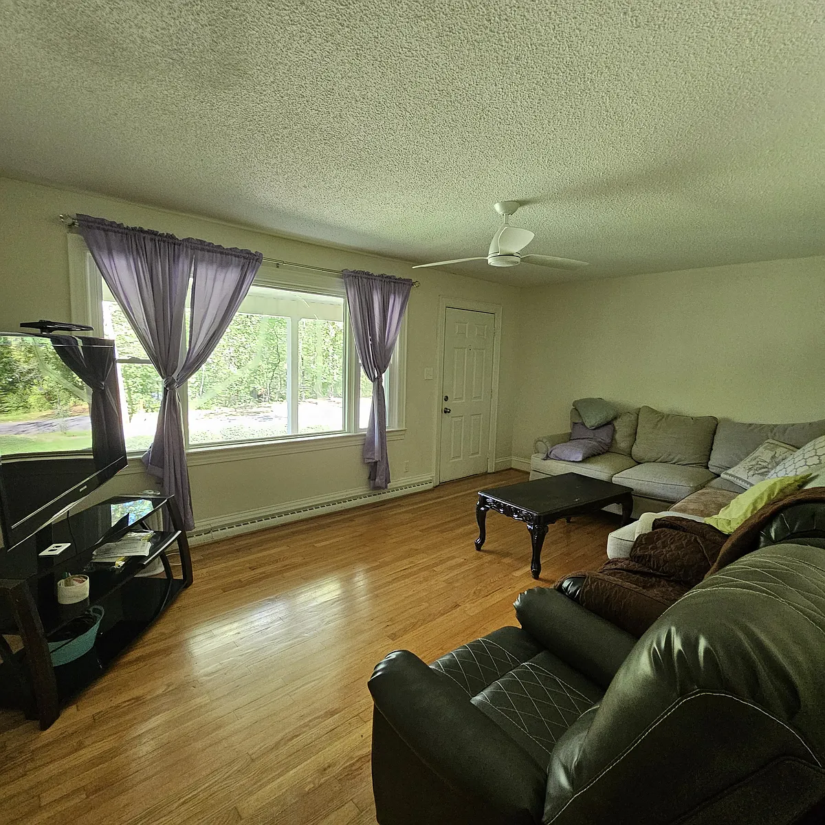 Building Photo - 548 Greenway Dr