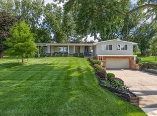 3857 Trail Ridge Rd SE, Cedar Rapids, IA 52403